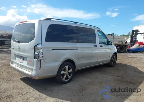 2016 Mercedes-Benz Metris из США, поврежденный, VIN WD4PG2EE8G3129175